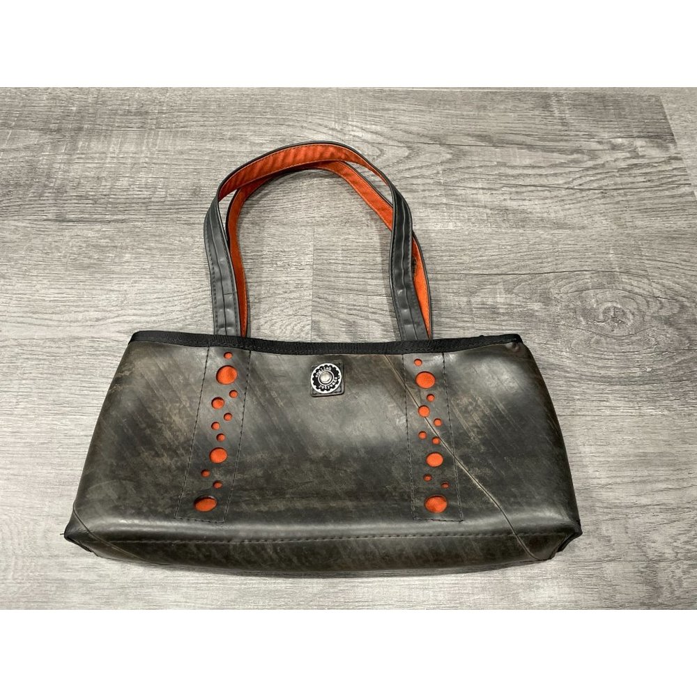 GENTLY USED ENGLISH RETREADS PURSE